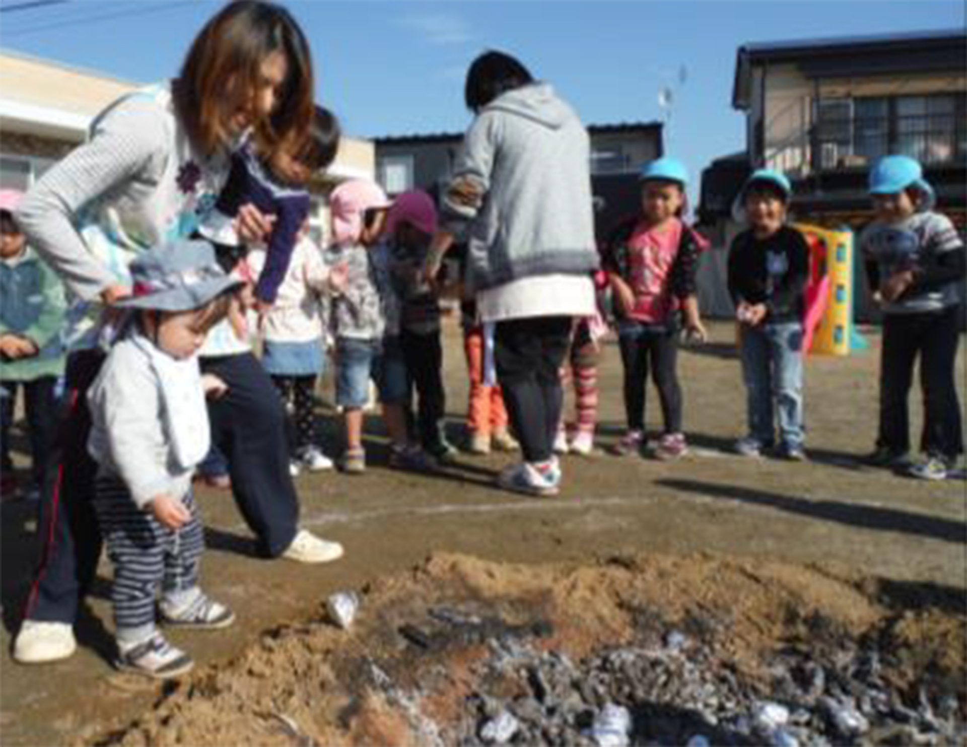 石巻ひがしこども園焼きいもパーティ