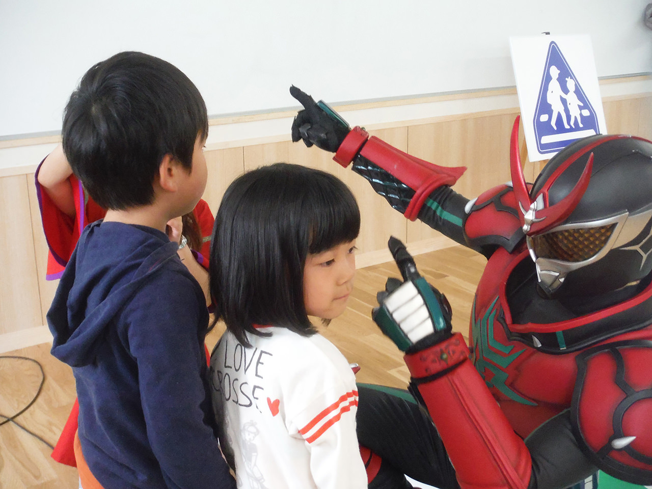 石巻ひがしこども園　破牙神ライザー龍交通安全教室